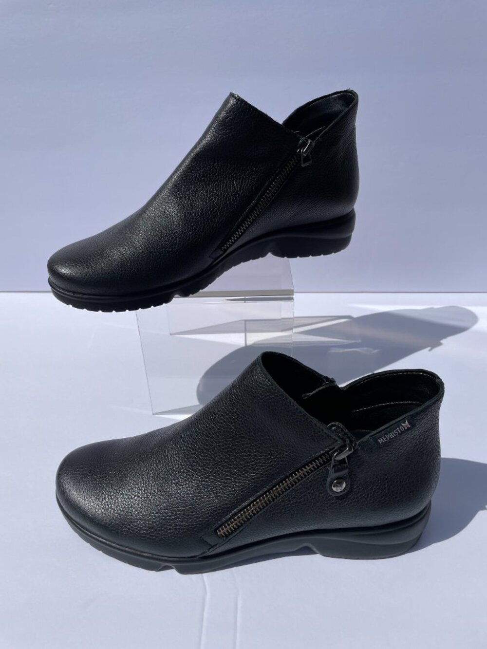 Like new, Mephisto, womens Romia boots, size: 7.5, color: black
